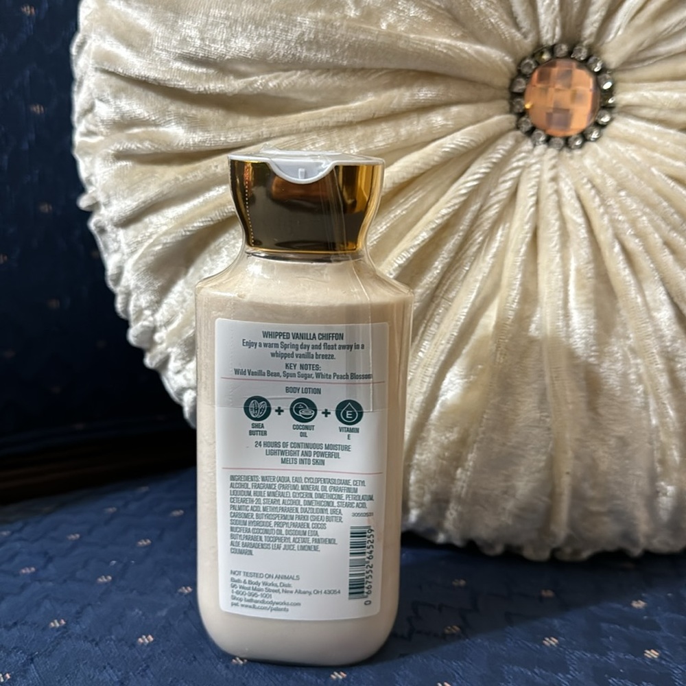 BATH & BODY WORKS SET. . . WHIPPED VANILLA CHIFFON SCENT - Picture 6 of 6